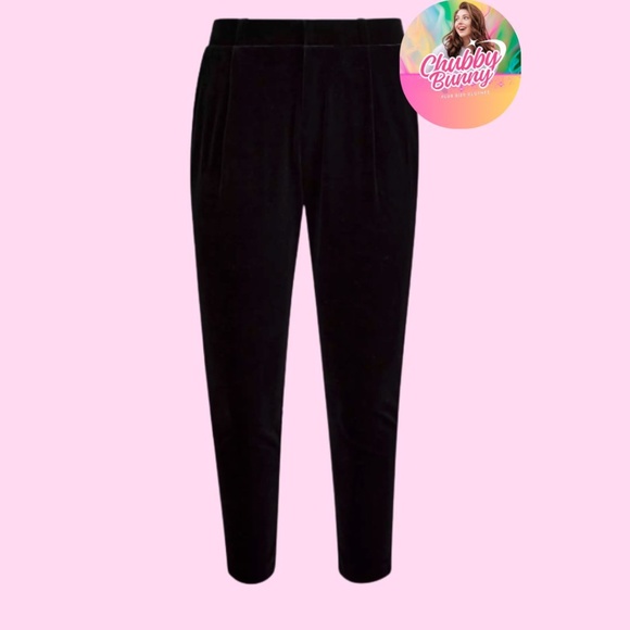 Torrid Relaxed Taper Velvet High-Rise Pant – Soft Stretch Velvet – Size 24R - Picture 3 of 6